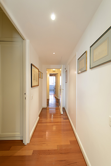 corridor of the second and third bedrooms